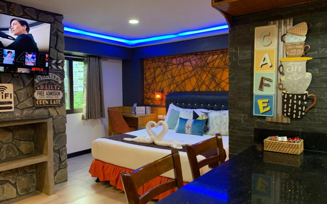 CLOCKWORKORANGE Luxury Suites