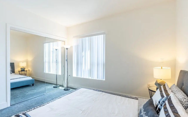 East West Comfort: Hollywood Walk Of Fame Apartments
