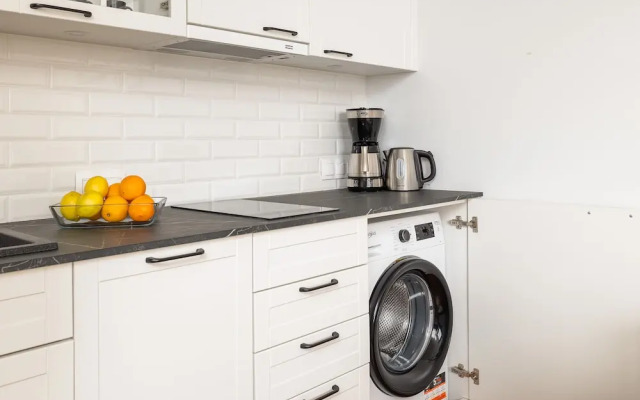 Sunny Coast Studio by Renters