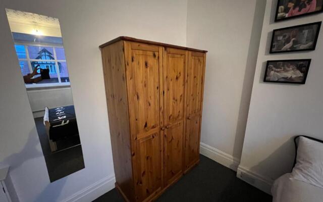 Friends House, Hot Tub, Sleeps 8