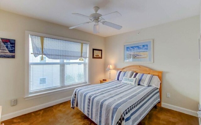 1010 Ocean Palms 201