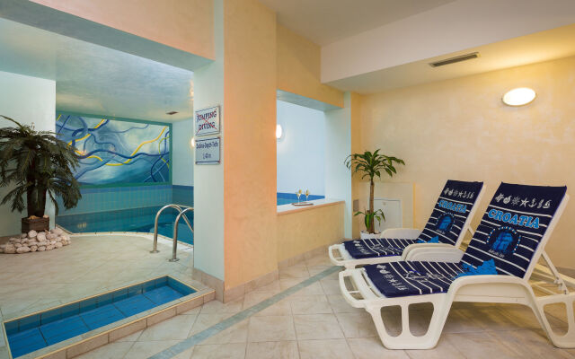 Hotel Bacchus
