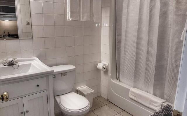 Cozy Studio #15 by Amazing Property Rentals