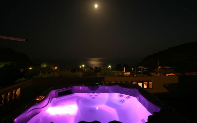 Beach Flat With Garden, Jacuzzi, BBQ