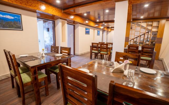 Muscatel Stardust - Chowrasta Mall Road