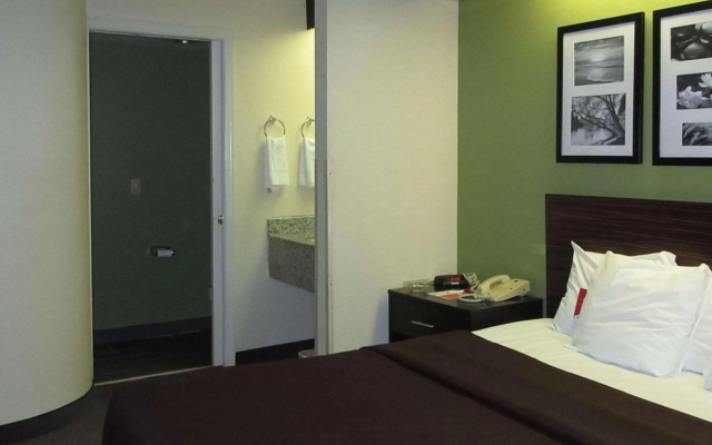 Rodeway Inn Albany South