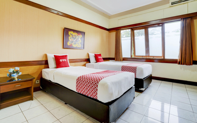 OYO 3955 Hotel Bumi Kitri Pramuka – Guest Rooms – Bandung
