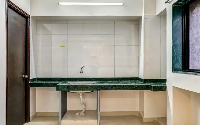 Aero Studio by OYO Rooms