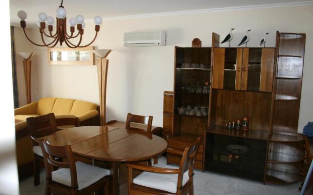 Dom Elena - Jardins Da Rocha