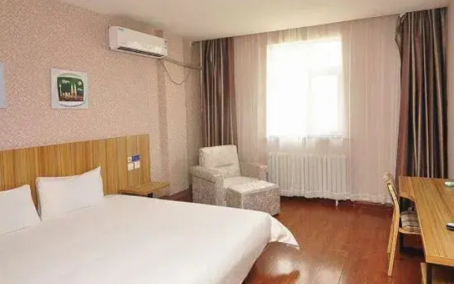 Eaka Hotel