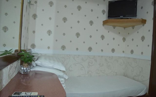 Hong Kong Astronaut's Hotel – Guest Rooms – Kowloon