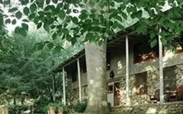 Old Stone Inn