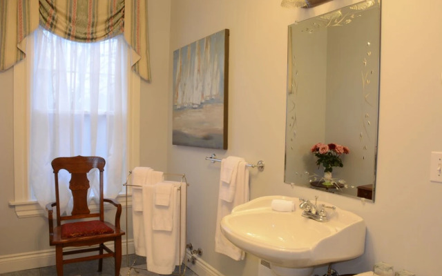 Rose Manor Inn B & B
