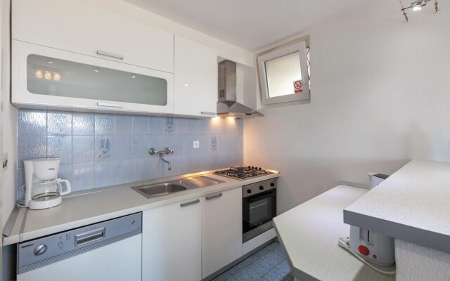 Amazing Home in Podstrana With Wifi and 5 Bedrooms