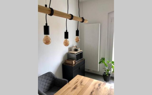 Liebevoll Sanierte, Großzugige Stadtwohnung, 70 Qm