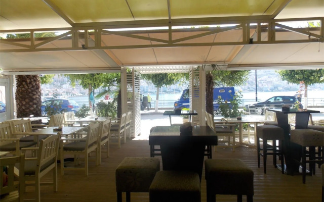 Hotel Mano