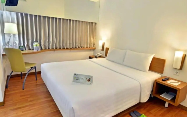 Whiz Hotel Pemuda Semarang
