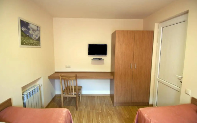 Albert House Hotel and Tours