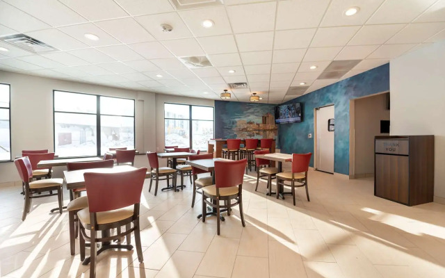 Plaza Hotel and Suites