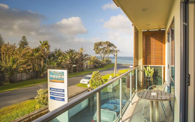 Waves Motel