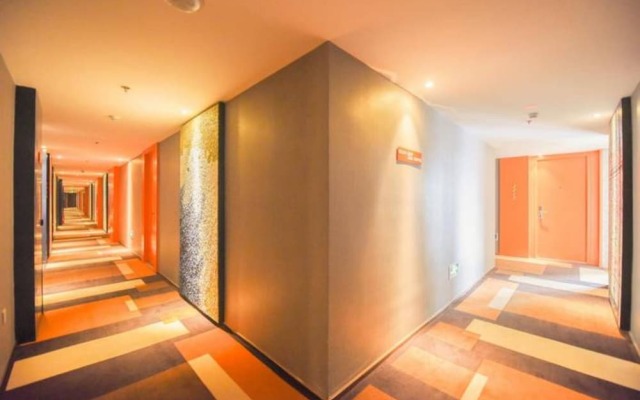 Yantai Huarui Danfeng Holiday Hotel