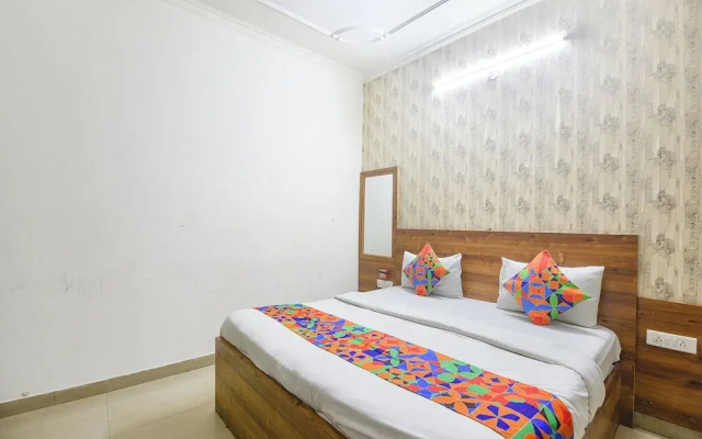 Fabhotel Divine