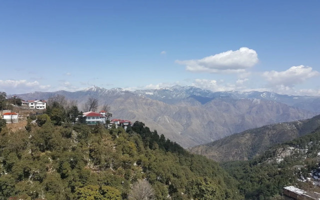 OYO Rooms Mussoorie Library