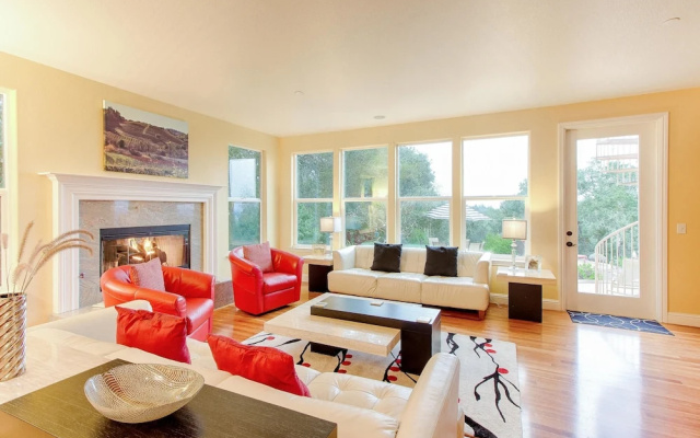 Spacious Santa Rosa House by RedAwning