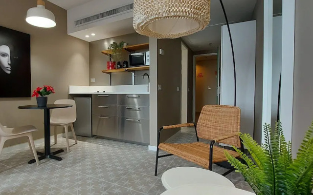 Spacious Sea View Apartment