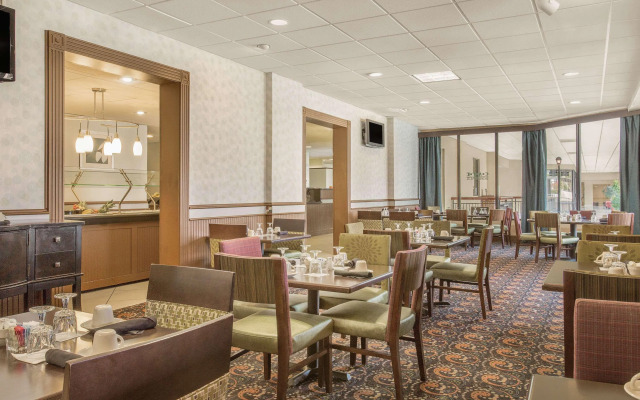 Ramada Plaza by Wyndham Fayetteville Fort Bragg Area