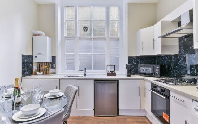 Avari Apartments - Hatton Collection