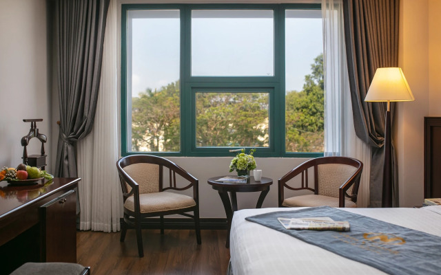 The Tray Hotel