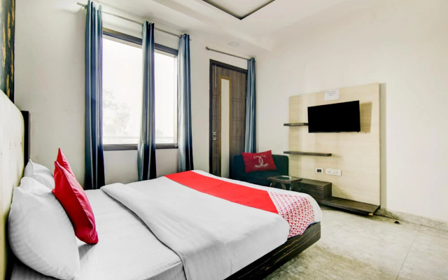 OYO Flagship 80529 Sg Hotel
