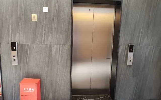 Neighbors of Hailing