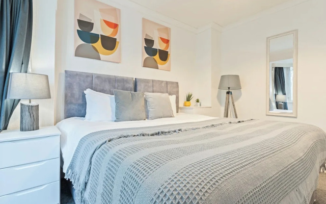Spacious 3-bed House in Birmingham