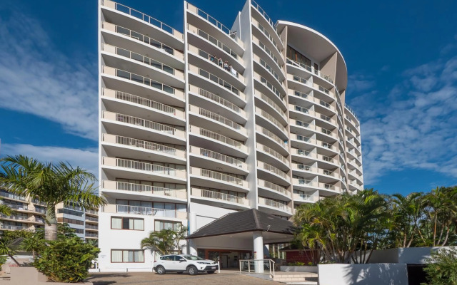 Broadbeach Savannah Hotel & Resort