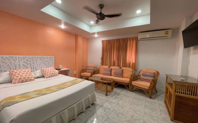 Summer Breeze Hotel