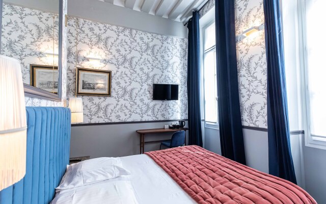 Dauphine Saint Germain Hotel