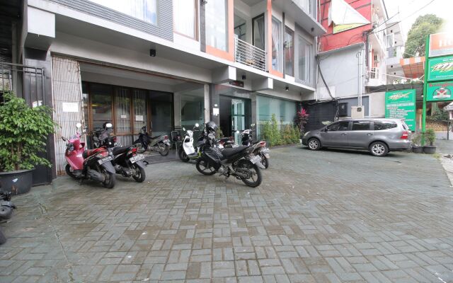 RedDoorz Plus near Universitas Negeri Yogyakarta