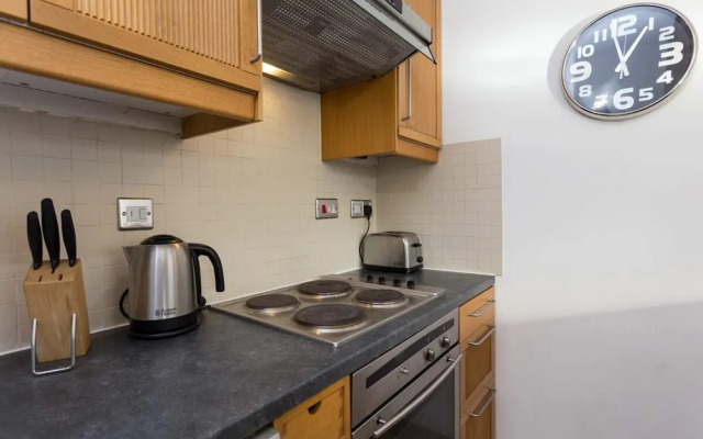1 Bedroom Apartment in Notting Hill Accommodates 2
