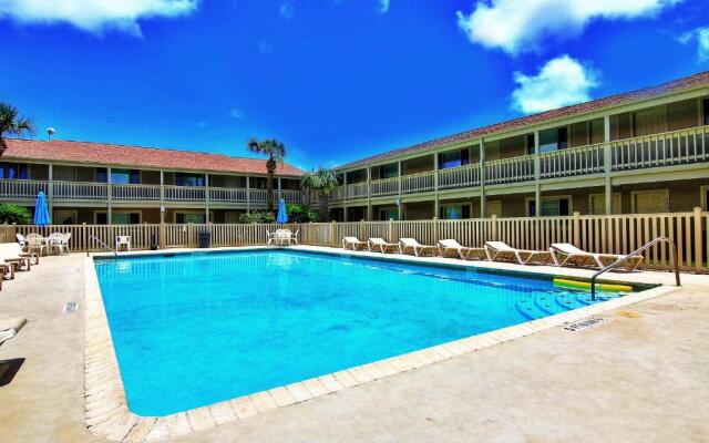 Courtyard #206 Condo