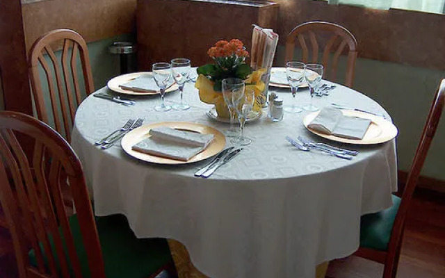 Hotel Cesari