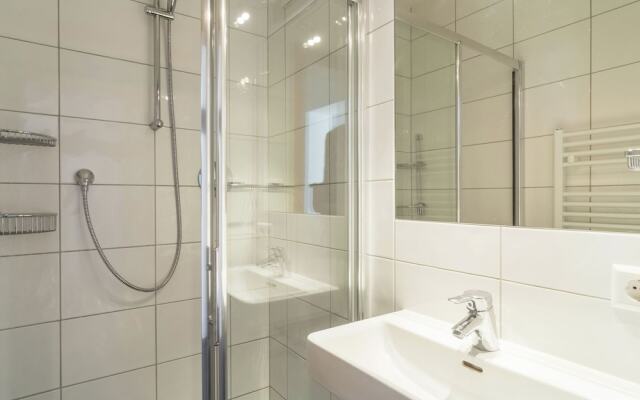 Lavish Chalet in Mauterndorf with Sauna & Hot Tub