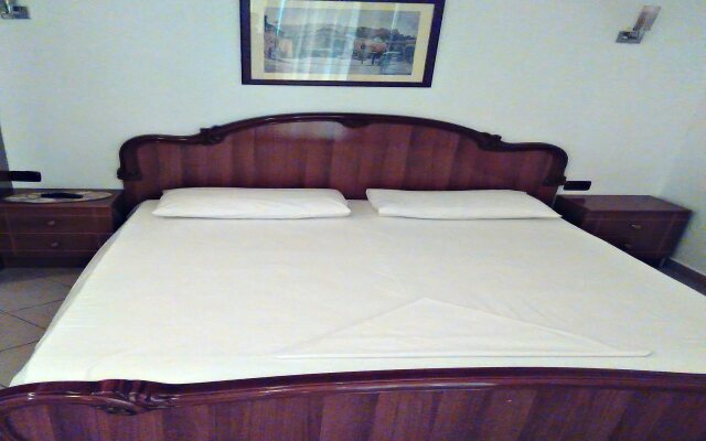 Hotel Leon's