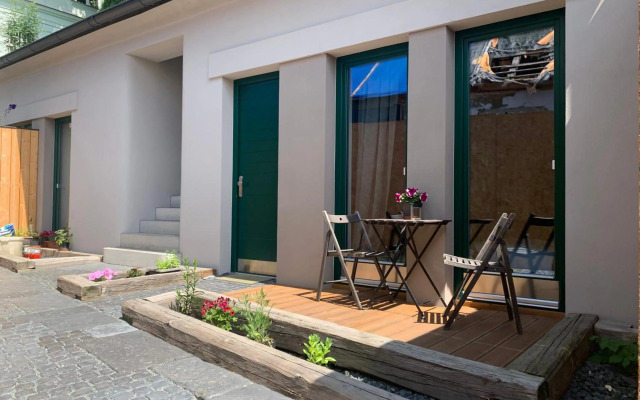 Cozy friendly place with free parking