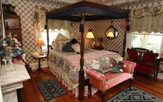 The Dickey House Bed & Breakfast