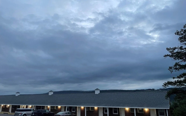 The Hotel Laurel at Seneca