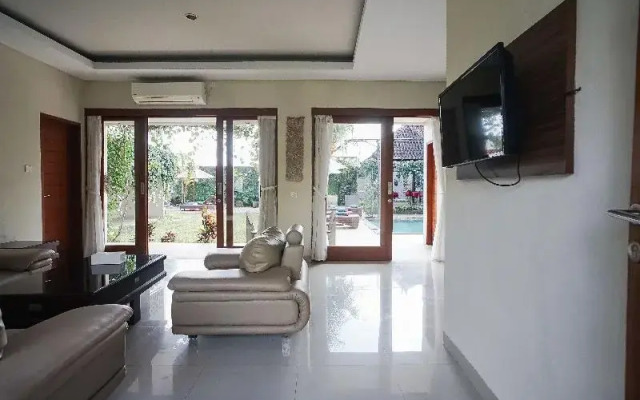 Royal Majesty Villas Jimbaran by ZUZU