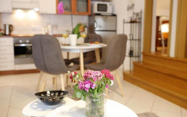 Stomorica Apartments