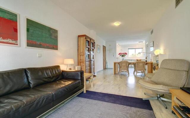 Apartment Boulevard 305